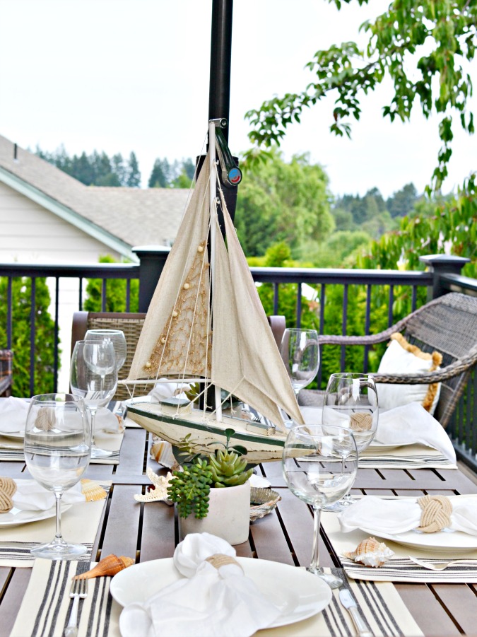 Beachy-summer-table-setting-